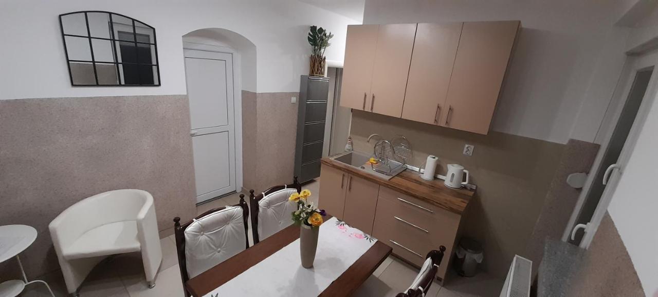 Apartment Top Centar บันยาลูกา ภายนอก รูปภาพ